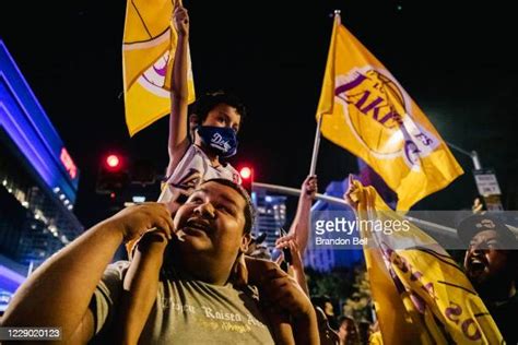 Lakers Fans Staples Center Photos and Premium High Res Pictures - Getty ...