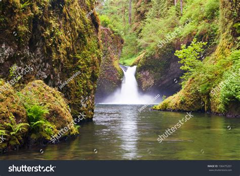 Punchbowl Falls Eagle Creek Near Columbia Stock Photo 106475201