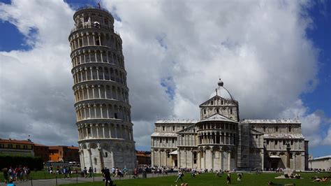 Por qué no se cae la Torre de Pisa