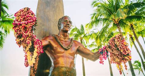 Duke Kahanamoku Statue - Hawaii Travel Guide