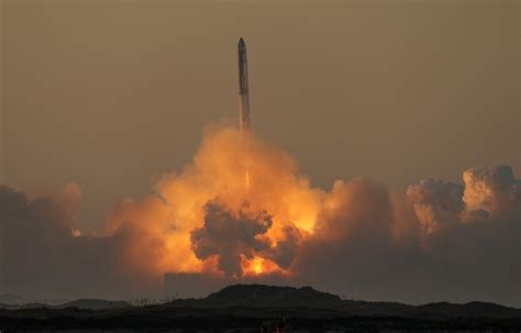 La Nave Starship De Spacex Logra Despegar Y Separarse De Su Propulsor