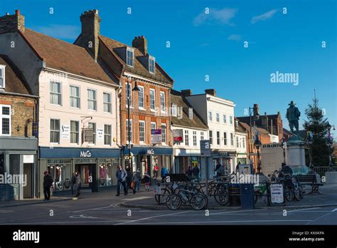 St ives town centre hi-res stock photography and images - Alamy