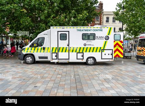 St John Ambulance Volunteers Hi Res Stock Photography And Images Alamy