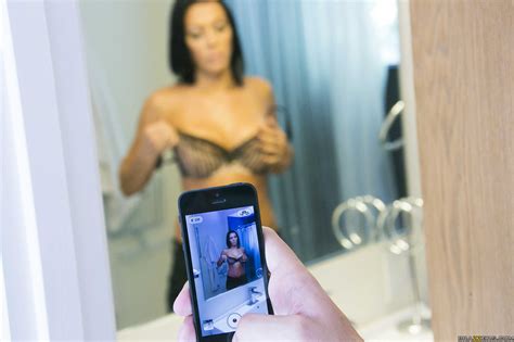 Rachel Massaged Ass 0222 Porn Pic