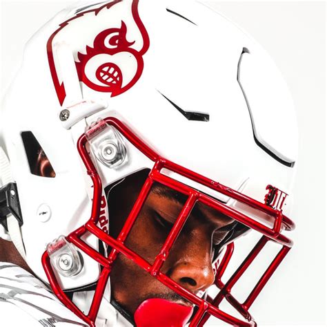 Louisville - HELMET HISTORY