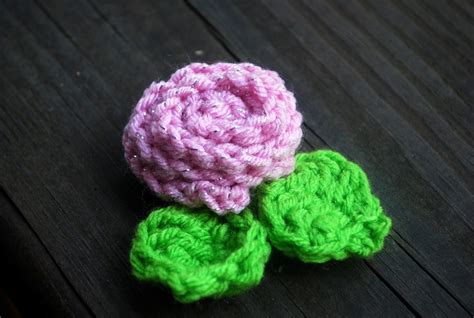 Logical Ramblings by AyanaRED: Crochet Rose with Leaves Tutorial