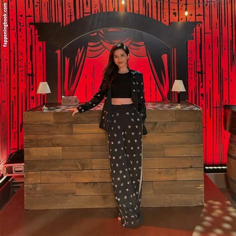 Mina Kimes Mina Kimes Nude OnlyFans Leaks Fappening FappeningBook