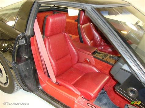 Carmine Red Interior 1985 Chevrolet Corvette Coupe Photo #43625572 | GTCarLot.com