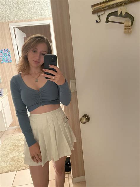 F24 Please Disregard The Tag On My Skirt 😆 Rselfie