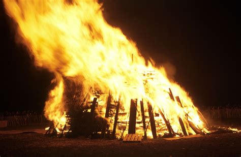 guy fawkes day   remember     november conde