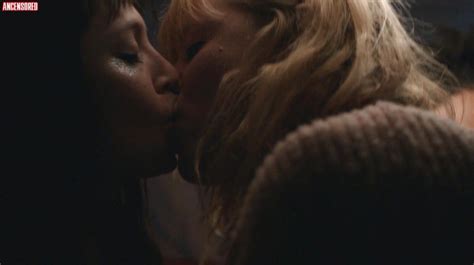 Naked Betsy Holt In Jules Of Light And Darkness