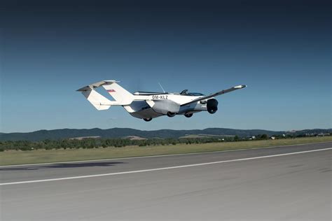 Klein Vision's transforming AirCar makes first inter-city flight