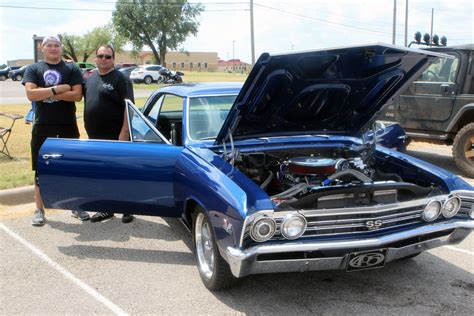 Car restoration enthusiasts show off vehicles | Article | The United States Army