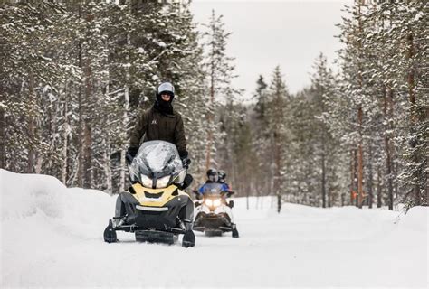 Rovaniemi Excursi N Familiar En Moto De Nieve Por El C Rculo Polar