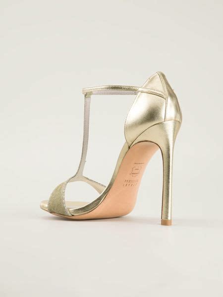 Stuart Weitzman Sandals in Gold | Lyst