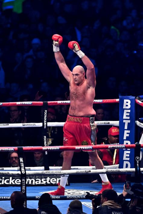 Tyson Fury Defeats Oleksandr Usyk R Boxingcirclejerk