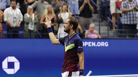 US Open 2023: Daniil Medvedev upsets Carlos Alcaraz, will face Novak ...