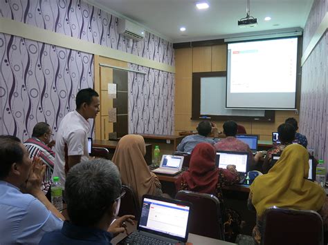 Pelatihan Pengelolaan Data Statistik Sektoral Dengan Aplikasi Simdata