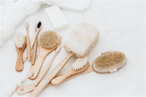 How To Do Dry Brushing Benefits Risks Of Dry Brushing