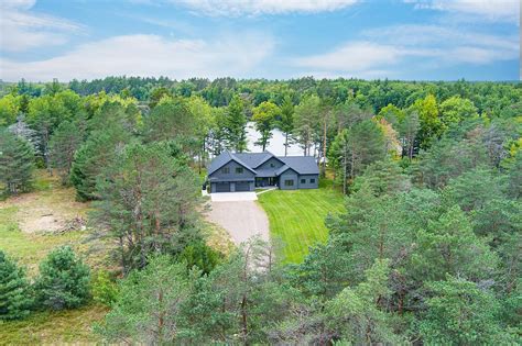 Clearwater Lake 4 Bedroom Home | Eagle River, Wisconsin | Gold Bar Realty
