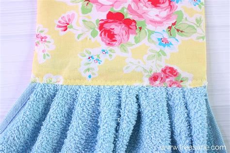 Hand Towel Pattern - Easy Towel Topper {Free Pattern} in 2022 | Towel ...