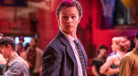 Ansel Elgort fait sa première apparition publique depuis plus d un an