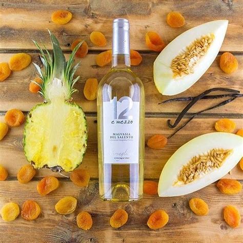 Vinho 12 E Mezzo Malvasia Del Salento IGP 750ml Villeni Os Melhores