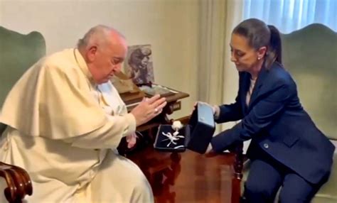 Sheinbaum Pide A Papa Francisco Bendecir Una Rosa De Plata Como Regalo