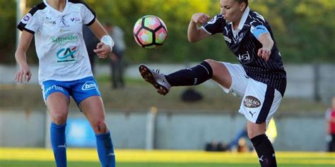 Football D1f Le But De Lannée Pour Bordeaux La Victoire Pour Soyaux