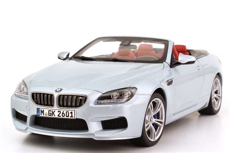 Bmw M Cabrio F Silverstone Ii Met Werbemodell Paragon