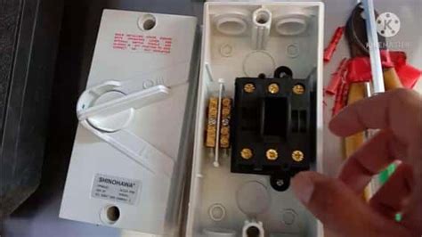 Difference Between Isolator Switch And Circuit Breaker