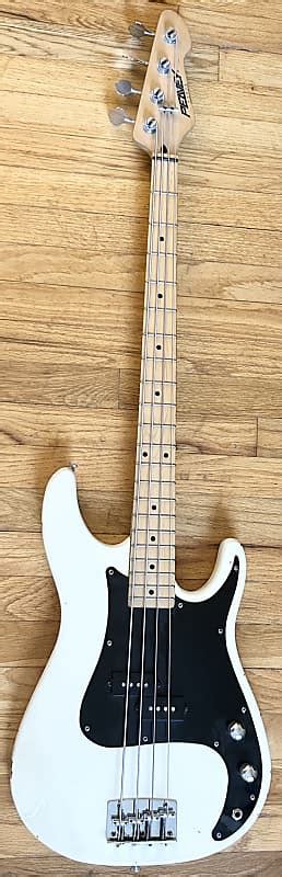 1994 Peavey Fury Usa 4 String Bass Guitar White Reverb