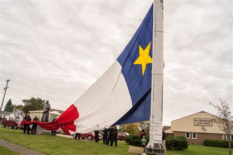 Lhistoire Du Drapeau Acadien Racontée