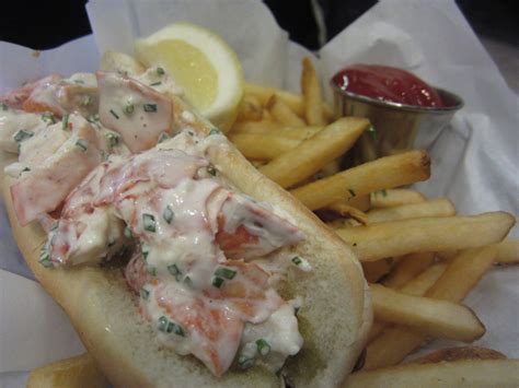 Santa Monica Seafood – Lobster Roll