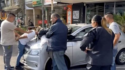 Ramos Mejía Detienen a Cinco Hombres Acusados de Robar Autos con