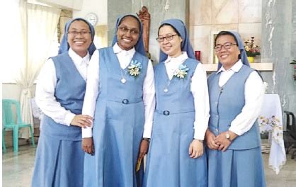 Daughters of St Paul novices make first religious professions