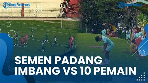 Lawan Pemain Psps Riau Semen Padang Fc Ditahan Imbang Di Kandang