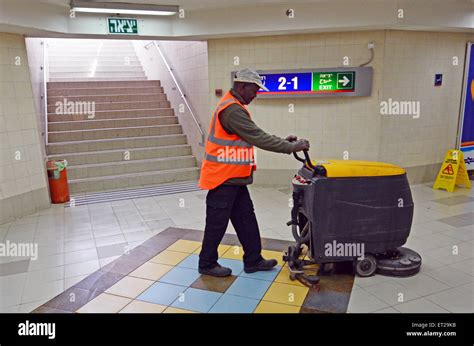 Industrial Floor Scrubber Machine High Resolution Stock Photography and ...