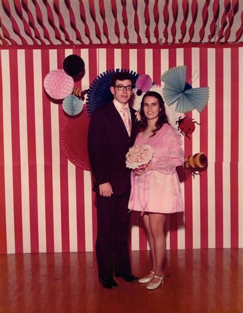 40 Cool Pics Of The 70s Prom Couples ~ Vintage Everyday