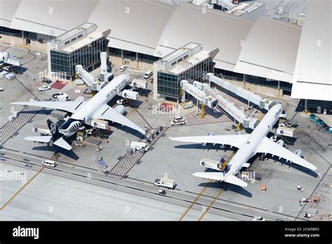 Aerial View Of Tom Bradley International Terminal With Air New Zealand