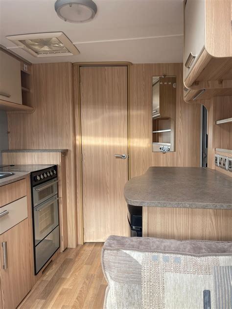 ZSOLD 2011 Coachman Amara 2 Berth Full Bathroom