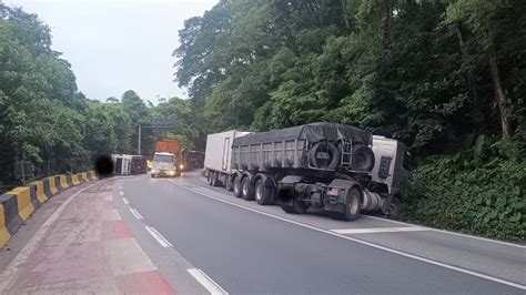 Colis O Envolvendo Ve Culos Na Rodovia Anchieta Em Cubat O Mobilidade