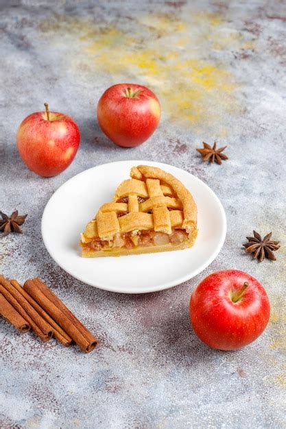 Mini Torta Di Mele Fatta In Casa Con Cannella Foto Gratis