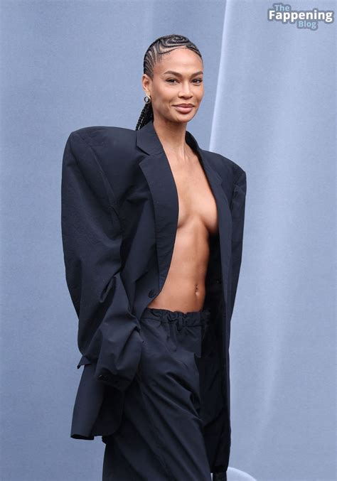 Joan Smalls Flashes Her Nude Tits At The Balenciaga Show In Paris