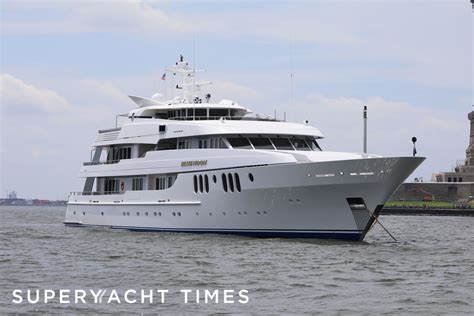 Feadship superyacht Blue Moon in New York