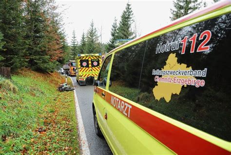 Vollsperrung Auf Bundesstra E Junger Biker Bei Aue T Dlich Verungl Ckt