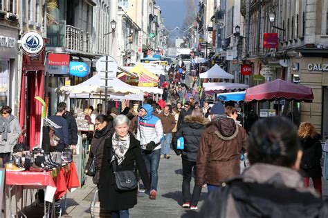 Pau la braderie se poursuit ce samedi La République des Pyrénées fr