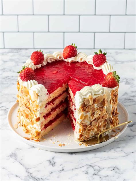 Strawberry Cake - The Scranline