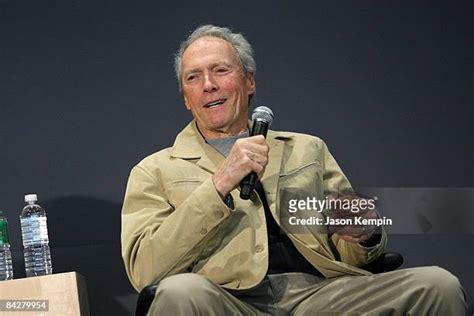 25 Clint Eastwood Discusses Gran Torino At Apple Store Soho Photos & High Res Pictures - Getty ...