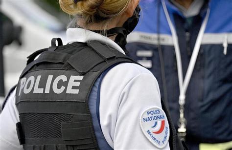 Saint Nazaire Après Le Cambriolage Il Braque Les Policiers Avec Une